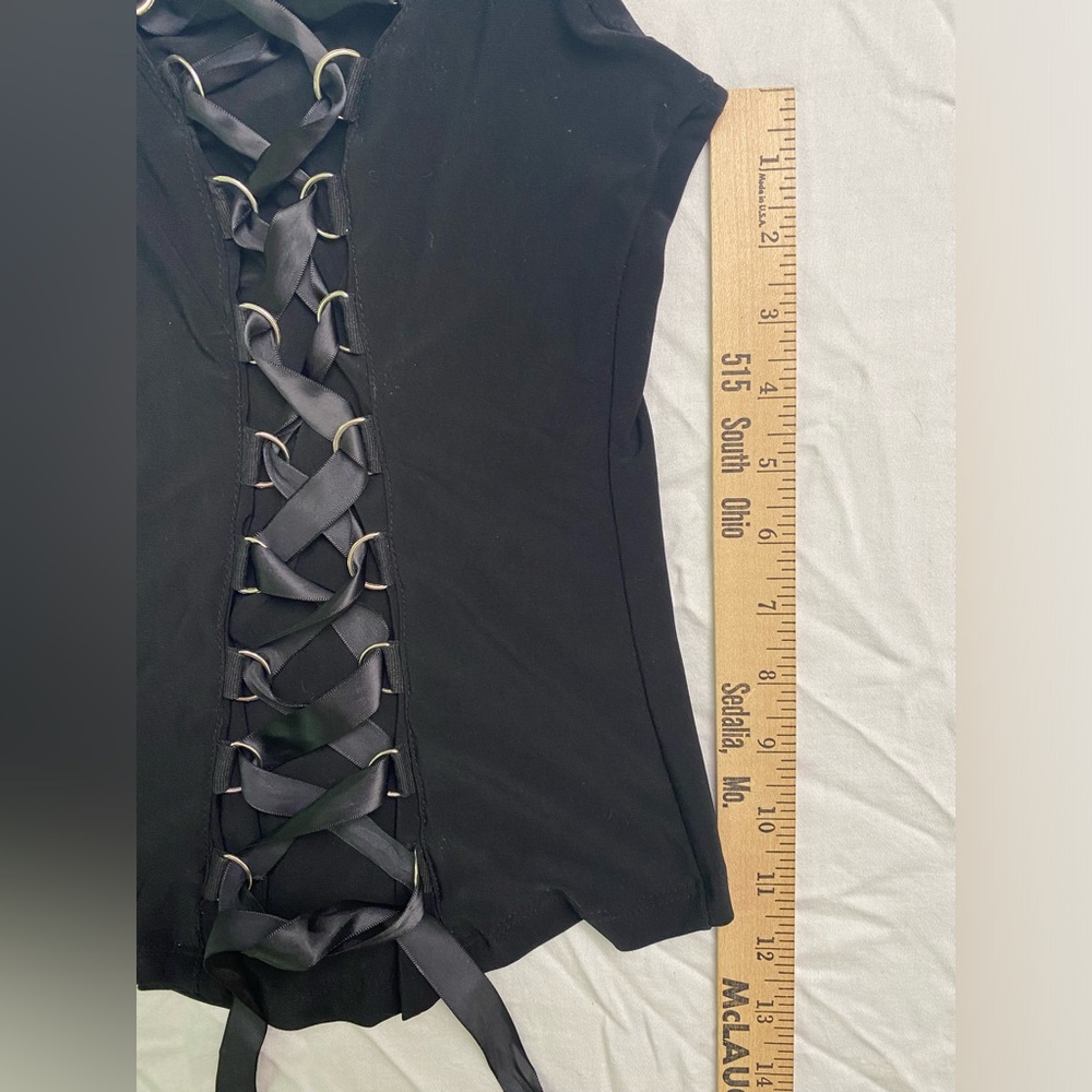 Rave medium Black Vintage Made in USA Strappy Front Top - Picture 8 of 11